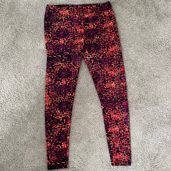 LuLaRoe Tall and Curvy Leggings - Picture 2 of 4